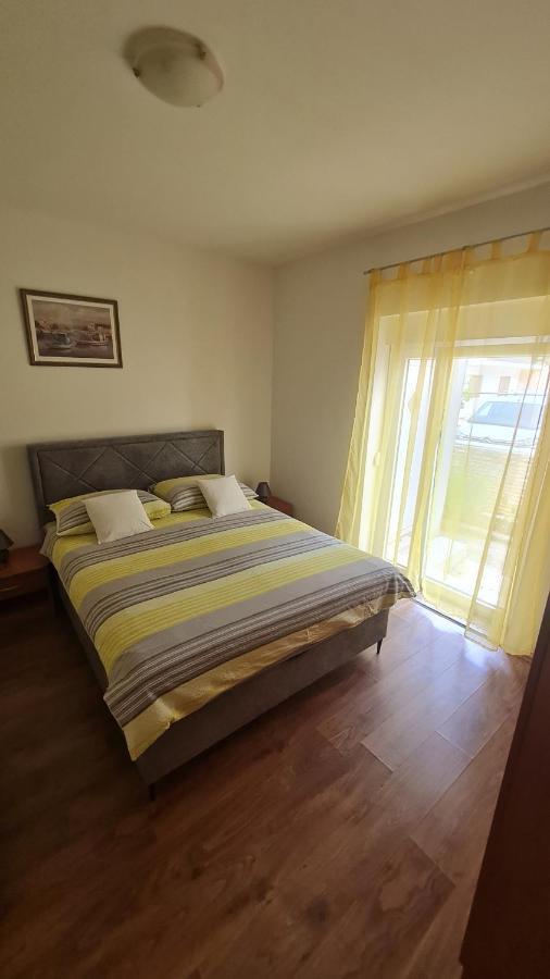 Apartment Lovmar Zara Esterno foto