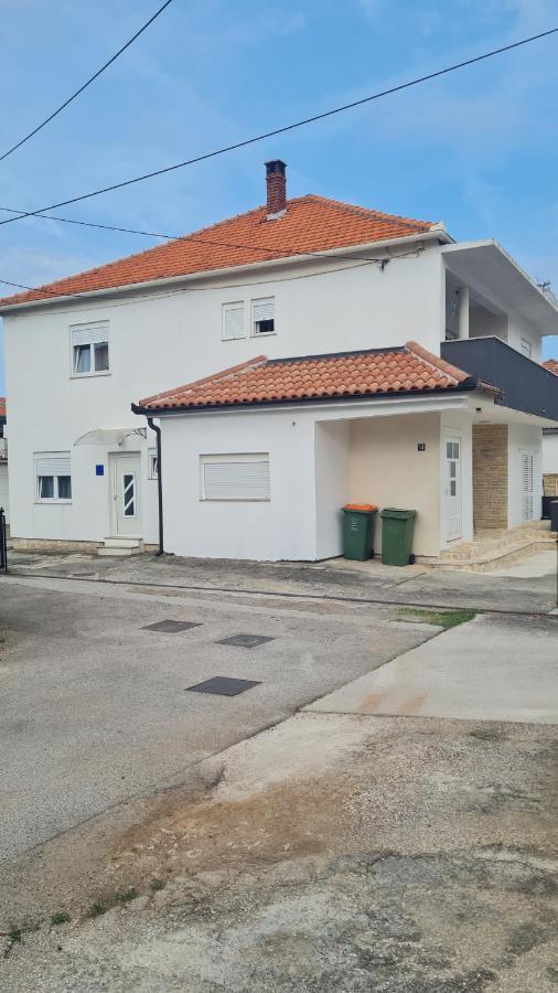 Apartment Lovmar Zara Esterno foto