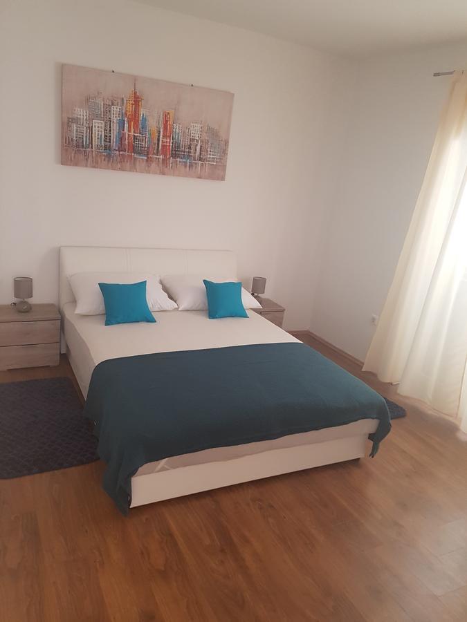 Apartment Lovmar Zara Esterno foto