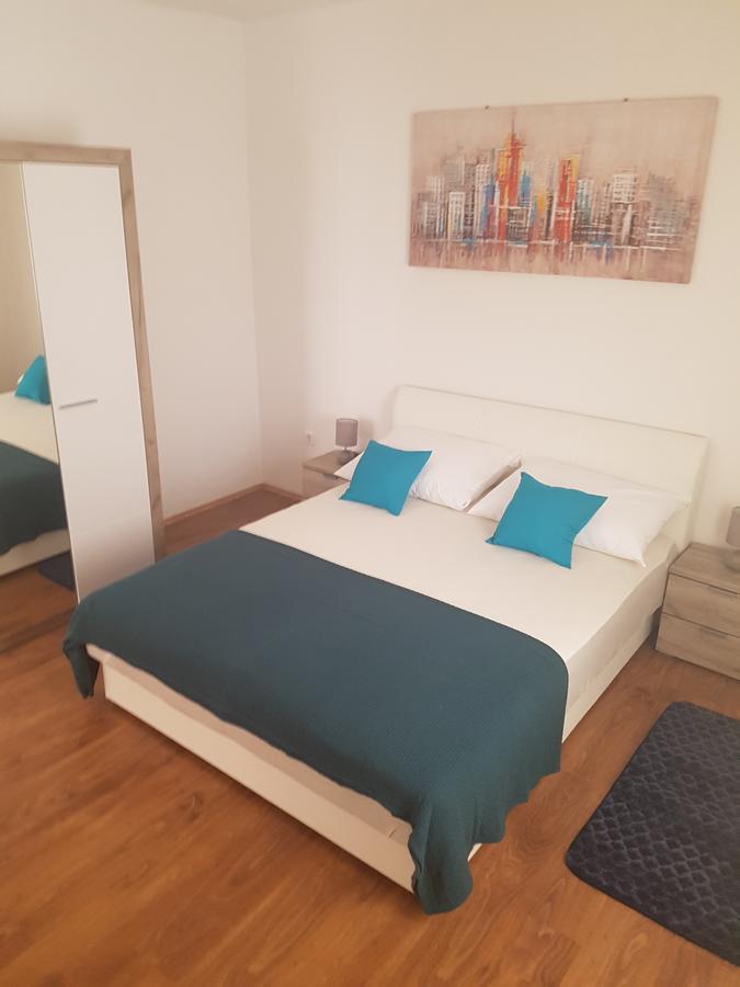 Apartment Lovmar Zara Esterno foto